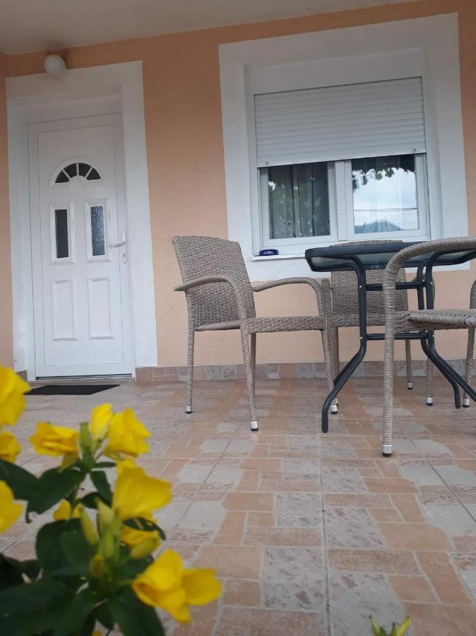 Apartment Tanja Требинє Екстер'єр фото