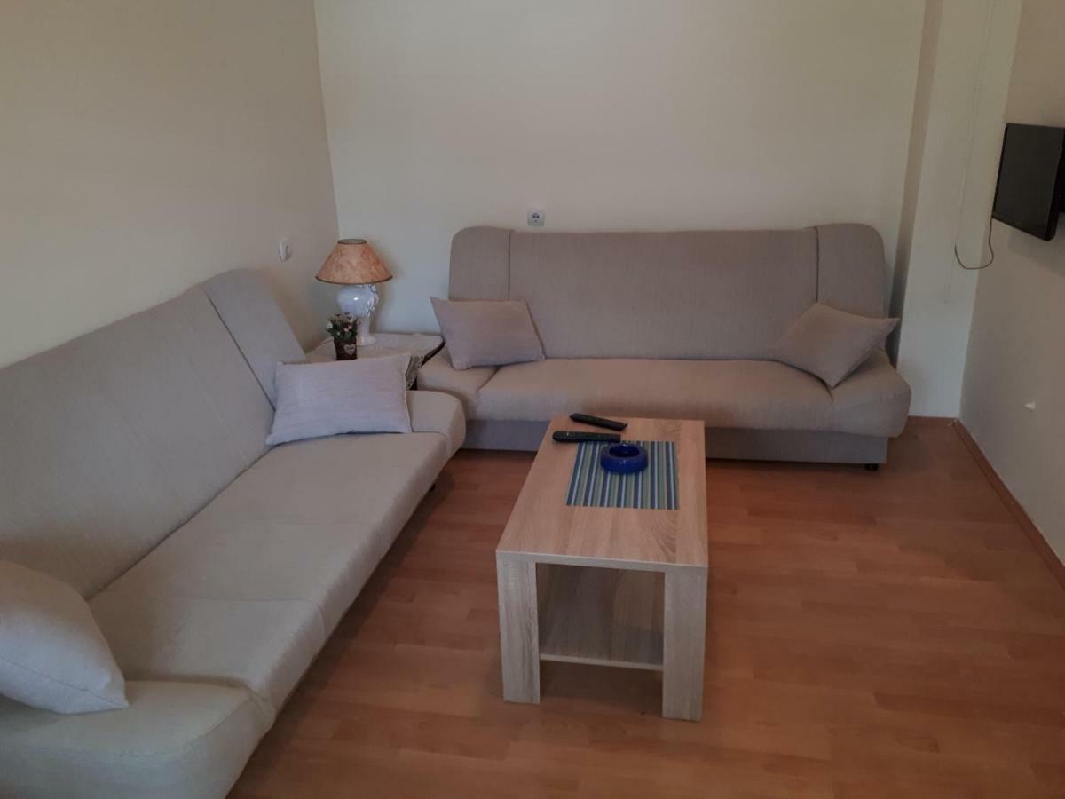 Apartment Tanja Требинє Екстер'єр фото